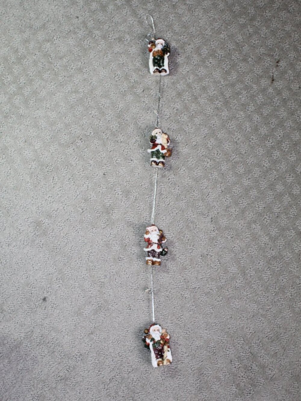 Dangle Chain of 4 Santa Figures Christmas Decoration